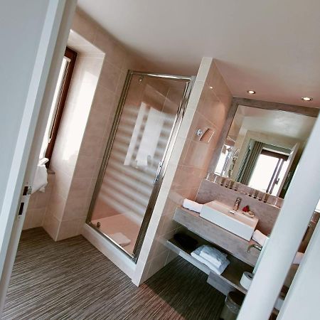 Hotel Le Leman 셍 정골프 외부 사진